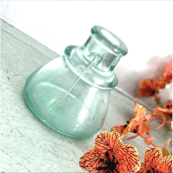 Vintage Blue Green Glass Ink Bottle Inkwell - Picture 2 of 7